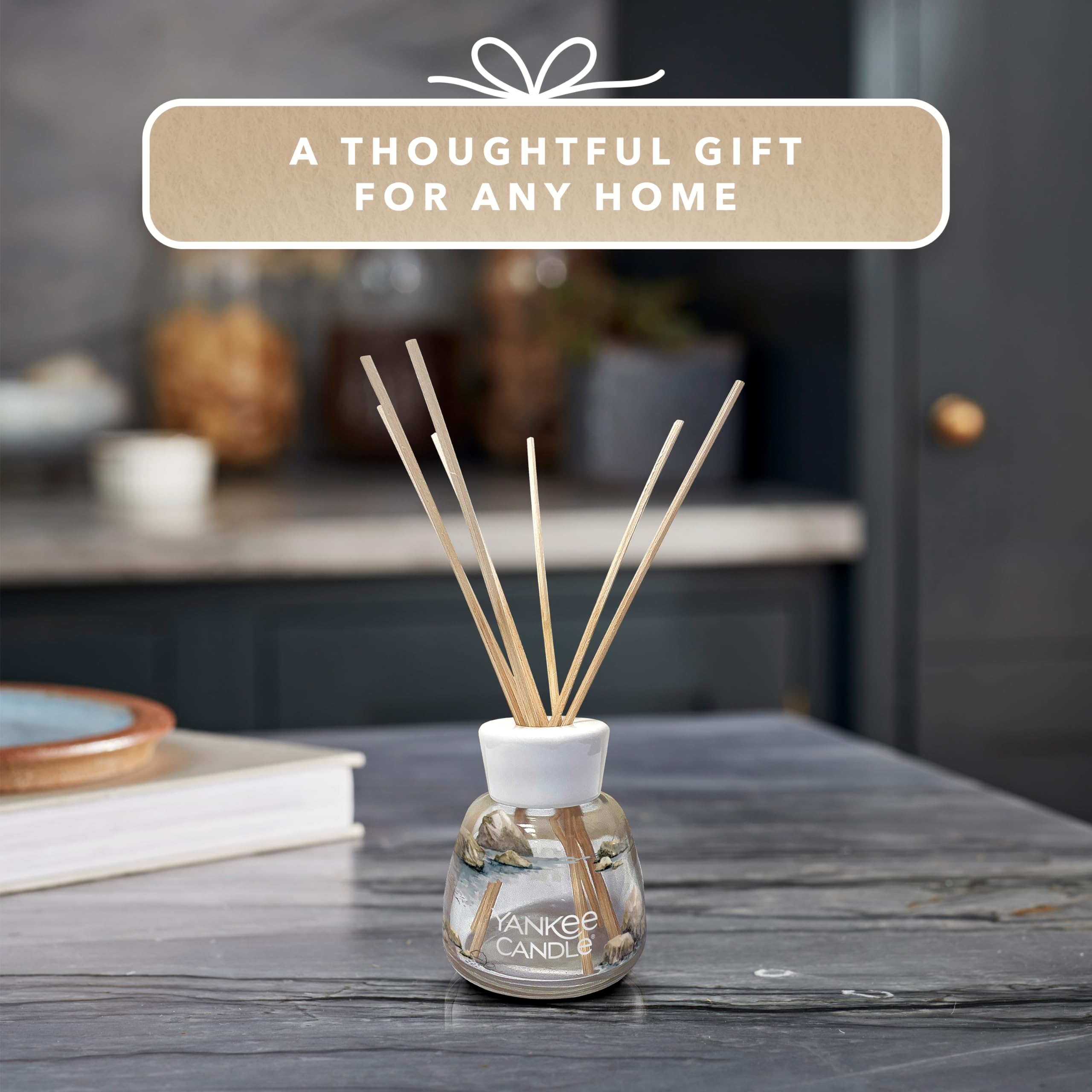 Yankee Candle Signature Reed Diffuser | Amber & Sandalwood | 100ml | up to 10 Weeks of Fragrance | Recyclable Packaging | Perfect Gifts for Women