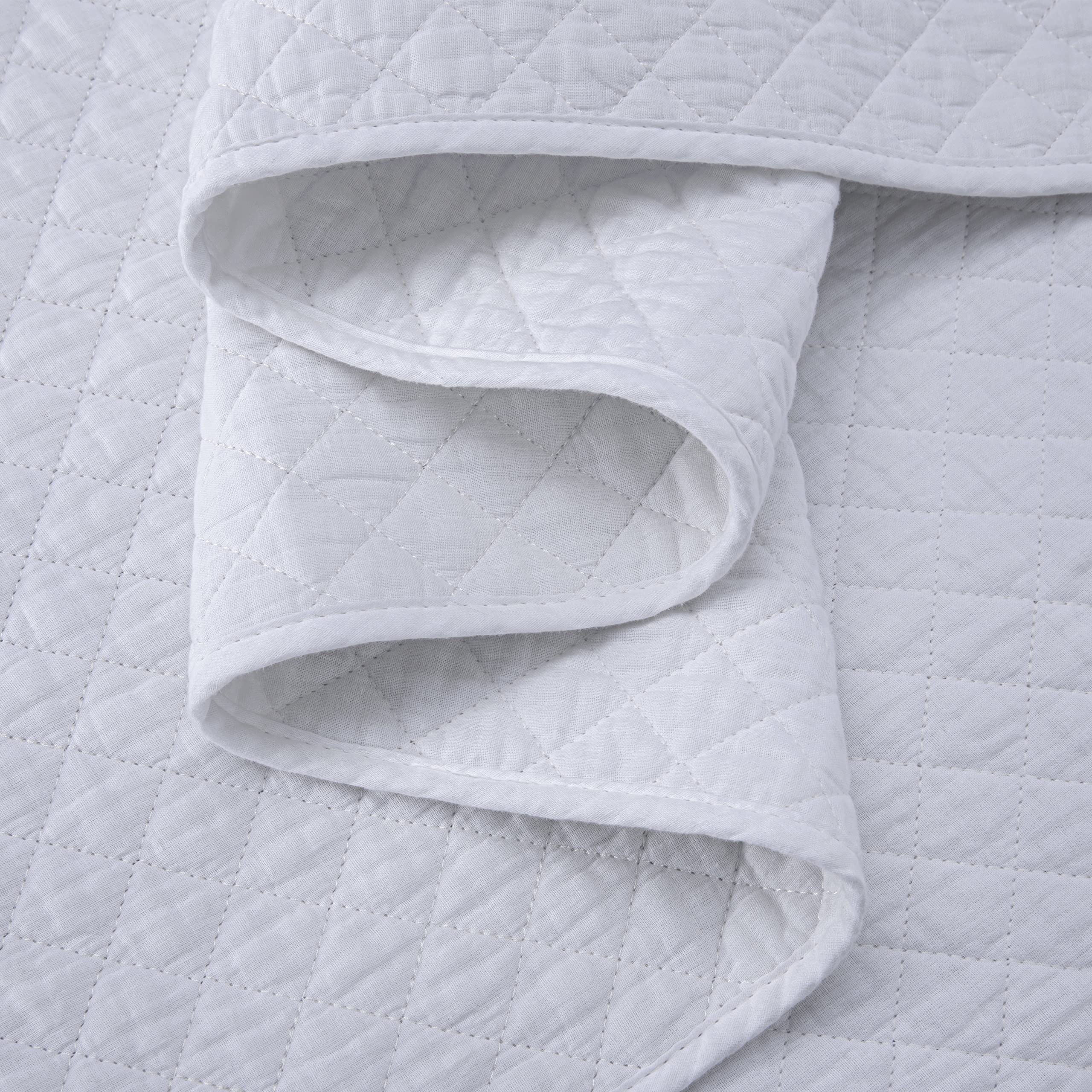 Avon Vintage Washed White Cotton Quilt Set - Queen Size